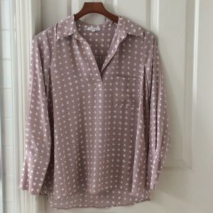 PLEIONE Back Chiffon Hi-Lo Blouse